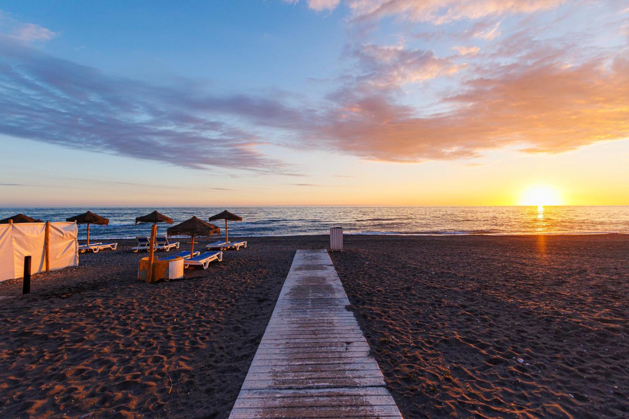 Laguna Beach Wohnung Mit Freiem Meerblick Torrox Dış mekan fotoğraf